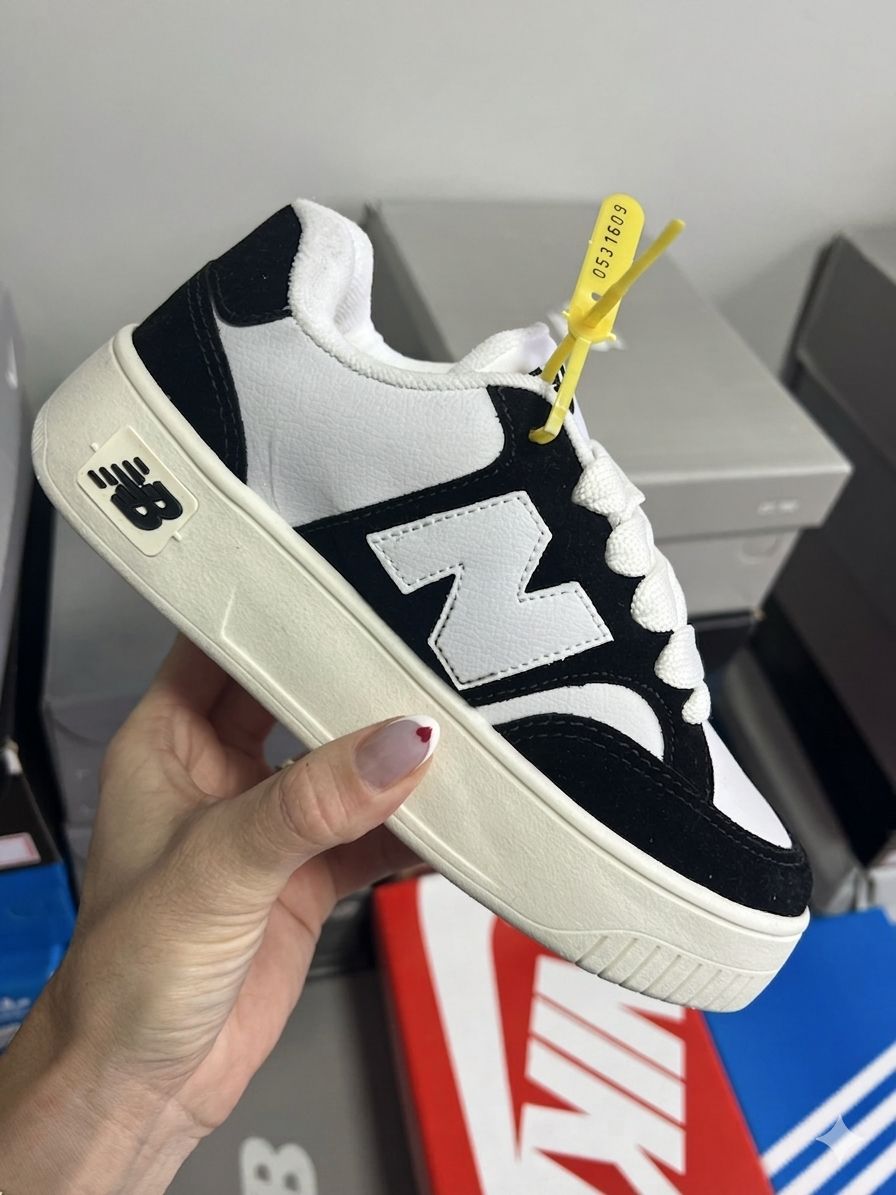 New Balance CT300 Preto/Branco